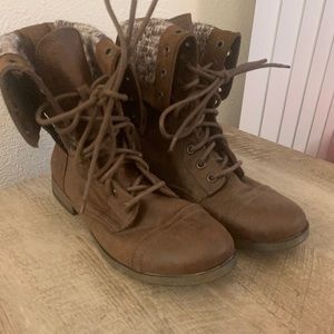 Mossimo boots Size: 8